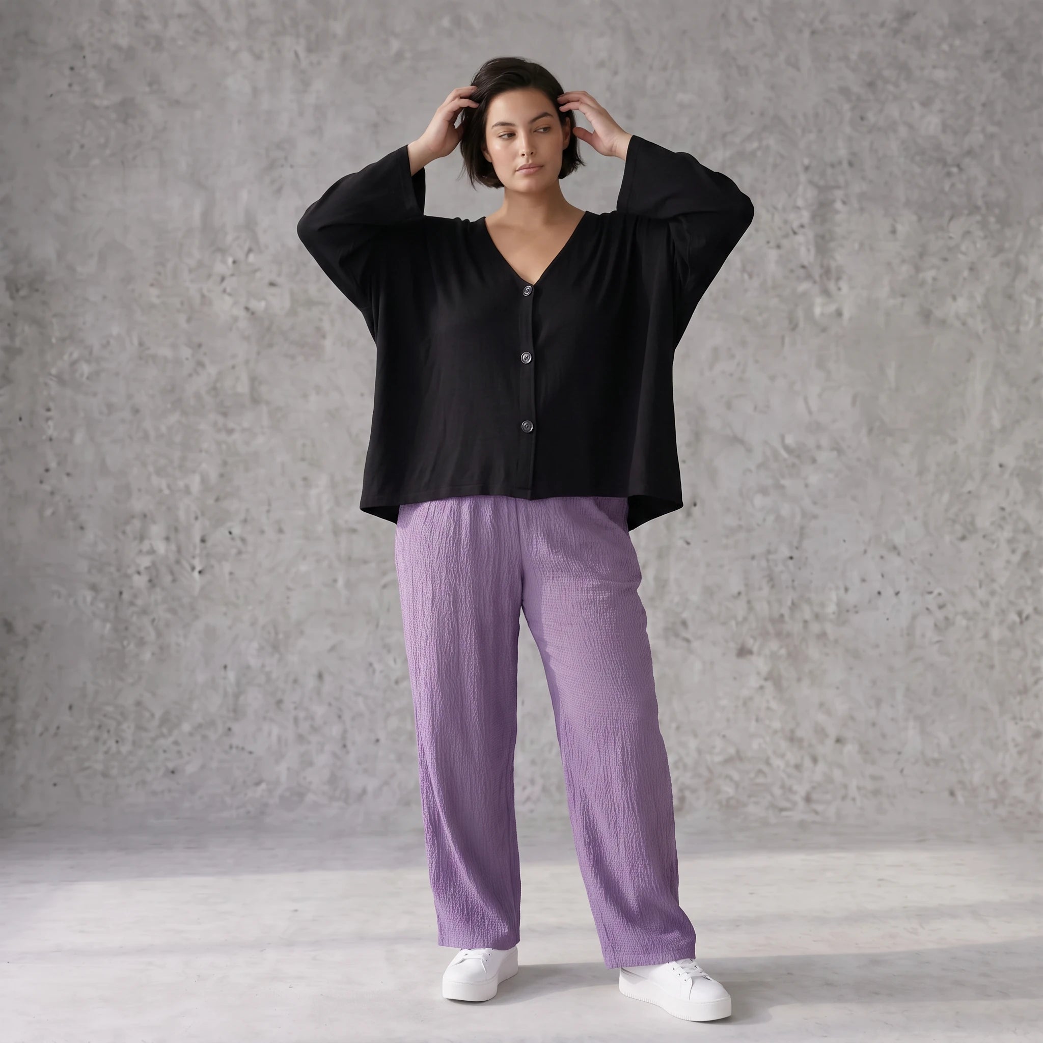 Damen Hose Avantgarde Viskose Lila, gerader Schnitt, Flügeltaschen, Oversize große Größen – AKH Fashion