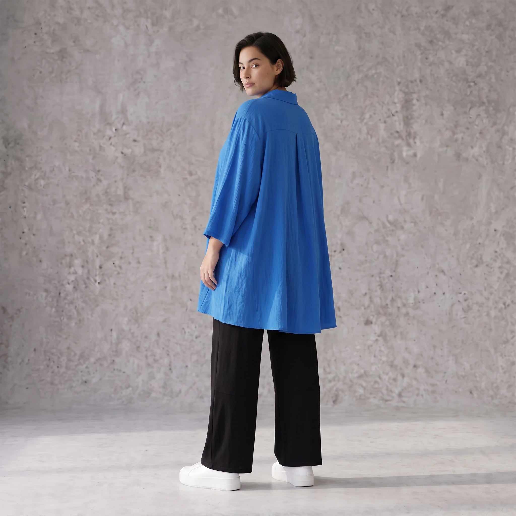 Damen Bluse Avantgarde Viskose Royalblau, 3/4-Arm, Knopfleiste, Oversize große Größen – AKH Fashion