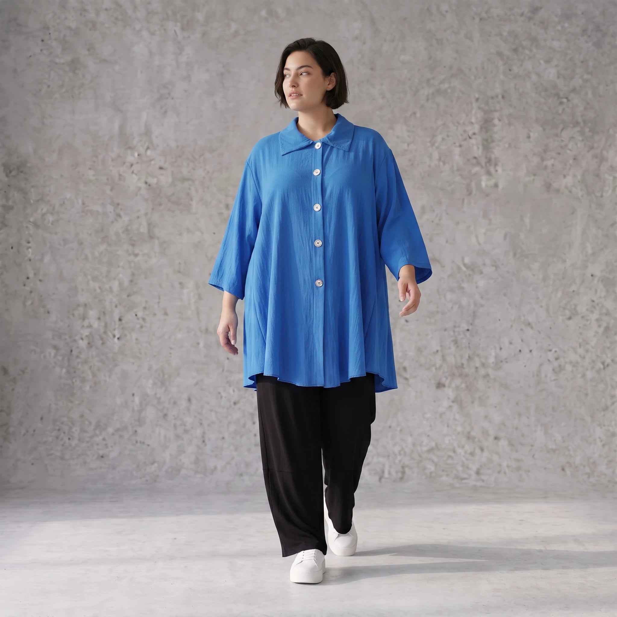 Damen Bluse Avantgarde Viskose Royalblau, 3/4-Arm, Knopfleiste, Oversize große Größen – AKH Fashion