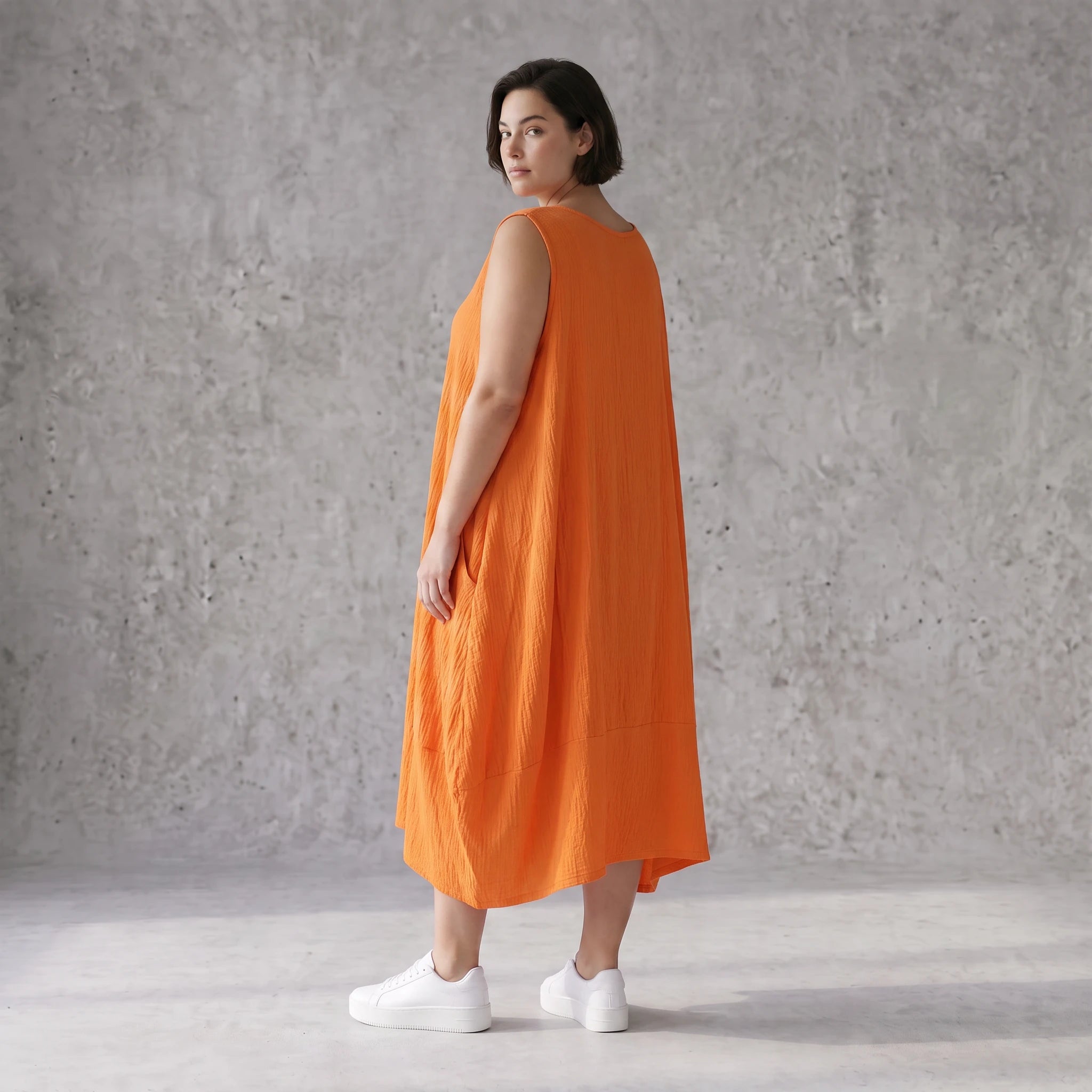 Damen Kleid Avantgarde Viskose Orange, Ballonschnitt, ärmellos, Flügeltaschen, Oversize große Größen – AKH Fashion