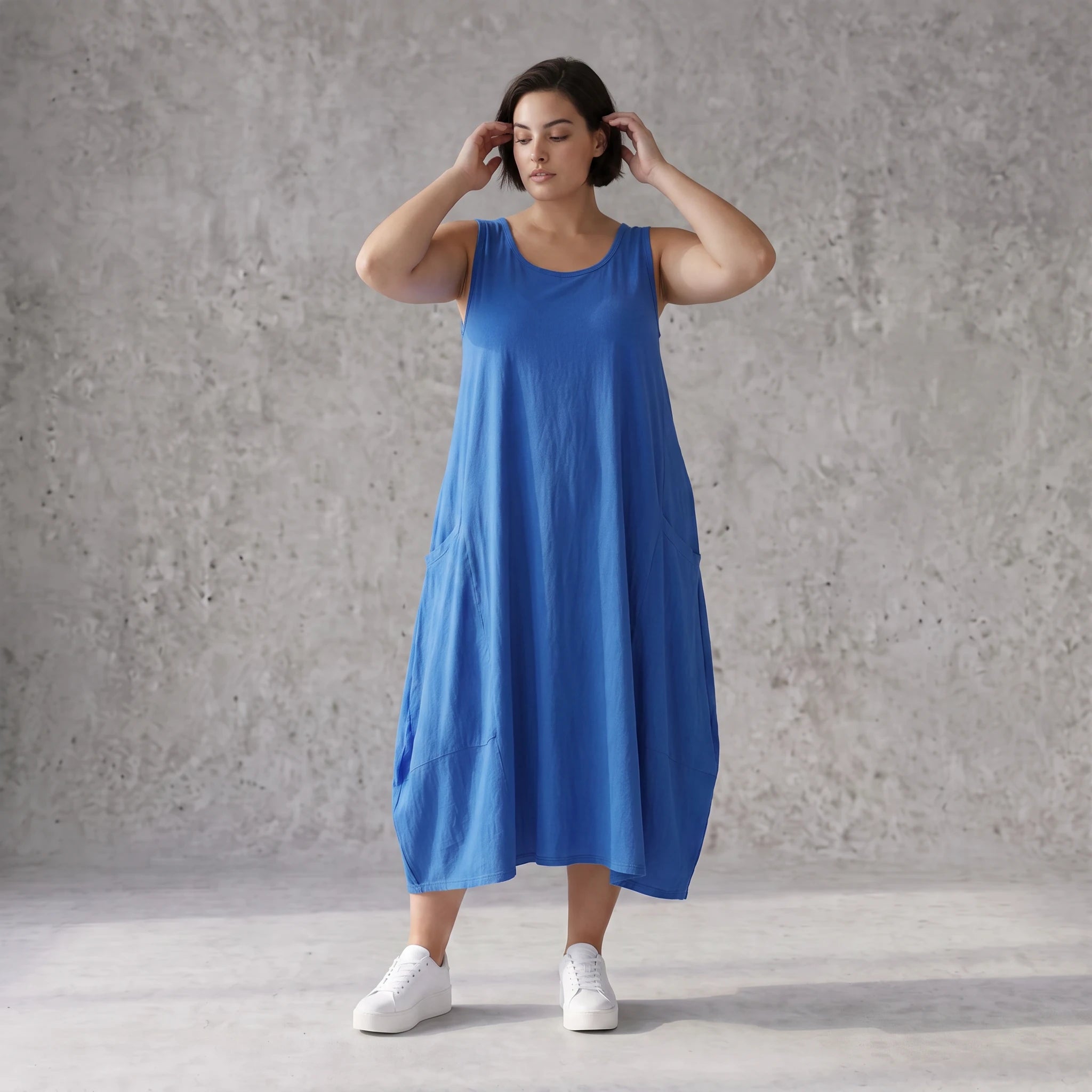 Damen Kleid Avantgarde Viskose Royalblau, Ballonschnitt, ärmellos, Flügeltaschen, Oversize große Größen – AKH Fashion