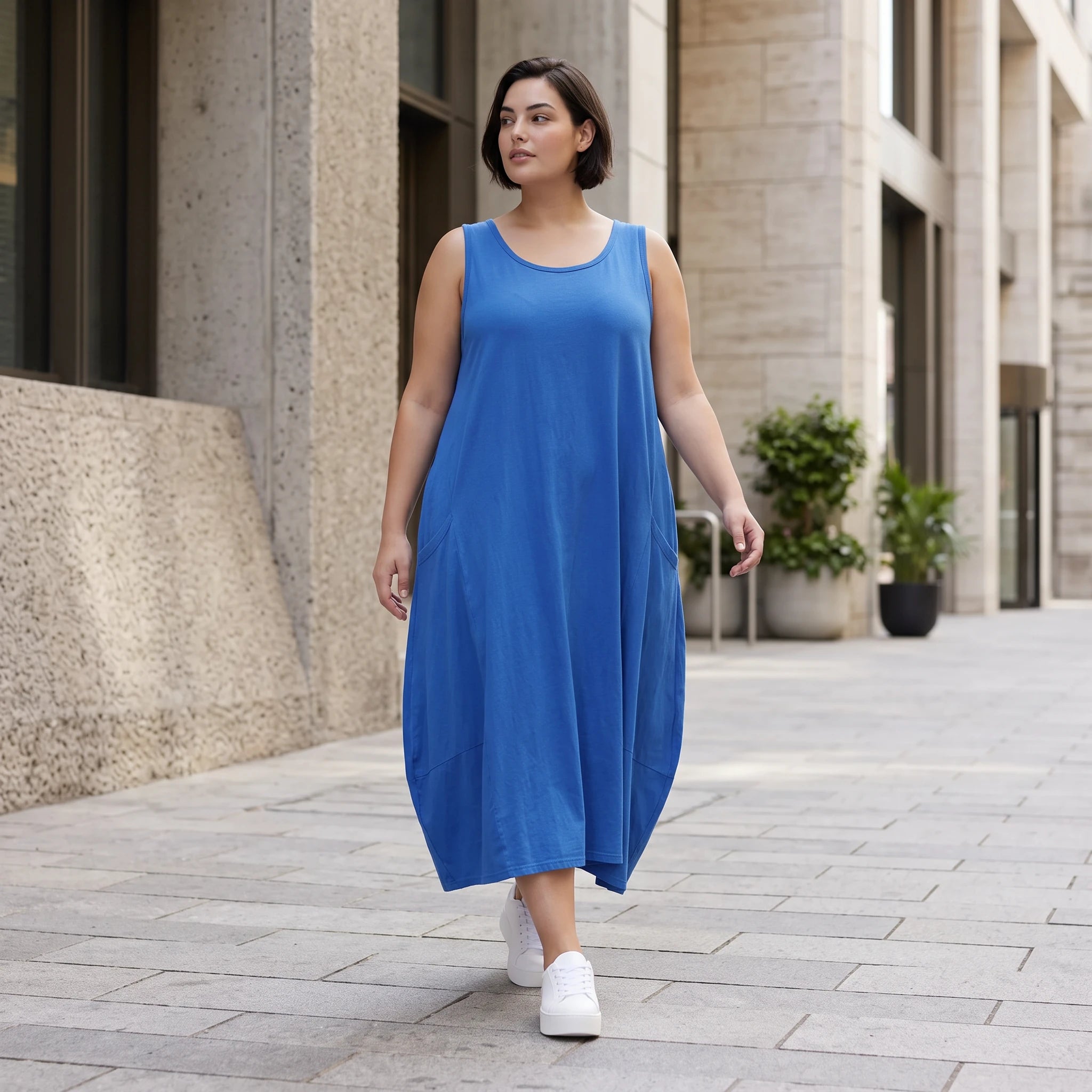 Damen Kleid Avantgarde Viskose Royalblau, Ballonschnitt, ärmellos, Flügeltaschen, Oversize große Größen – AKH Fashion