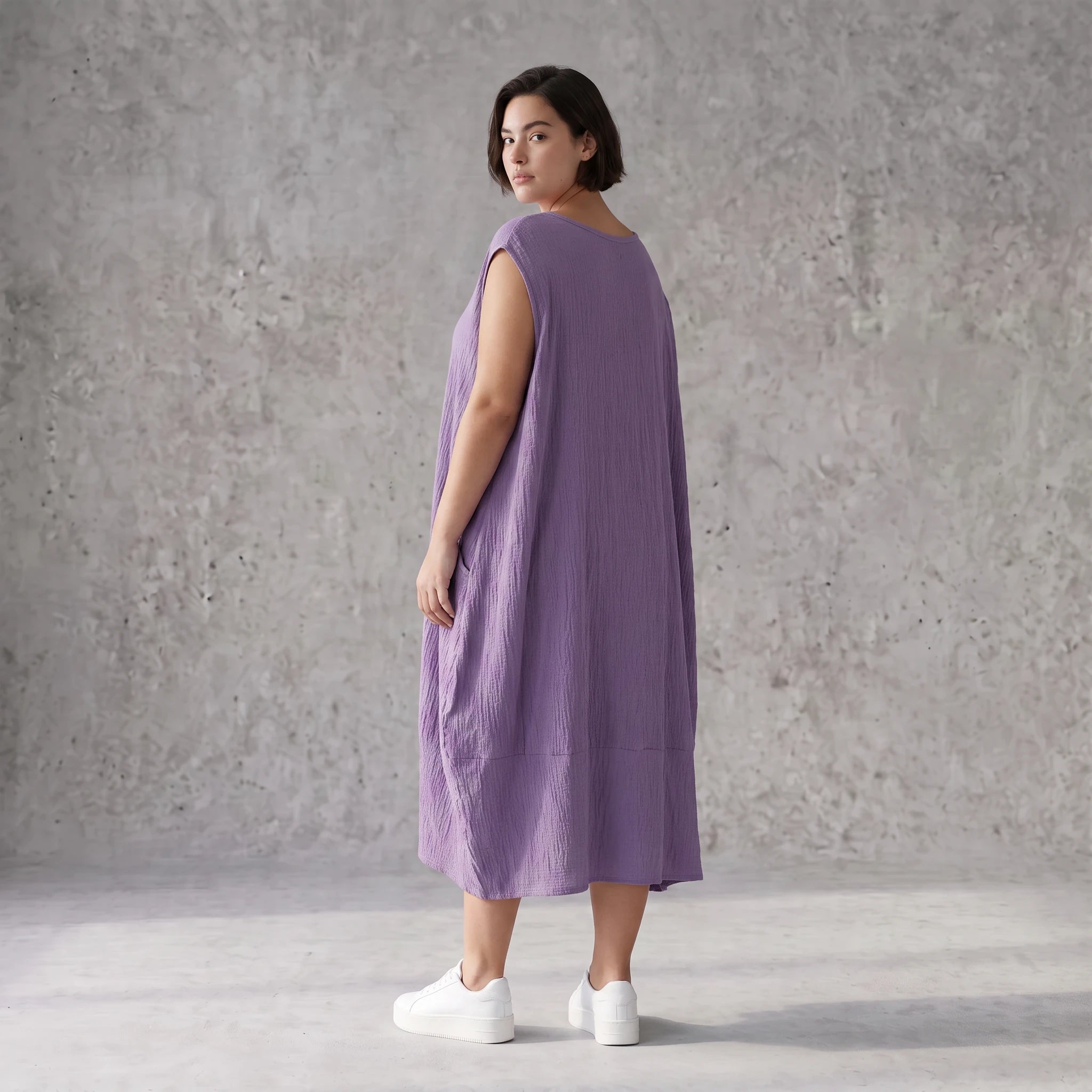 Damen Kleid Avantgarde Viskose Lila, Ballonschnitt, ärmellos, Flügeltaschen, Oversize große Größen – AKH Fashion