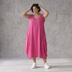 Damen Kleid Avantgarde Viskose Fuchsia, Ballonschnitt, ärmellos, Flügeltaschen, Oversize große Größen – AKH Fashion