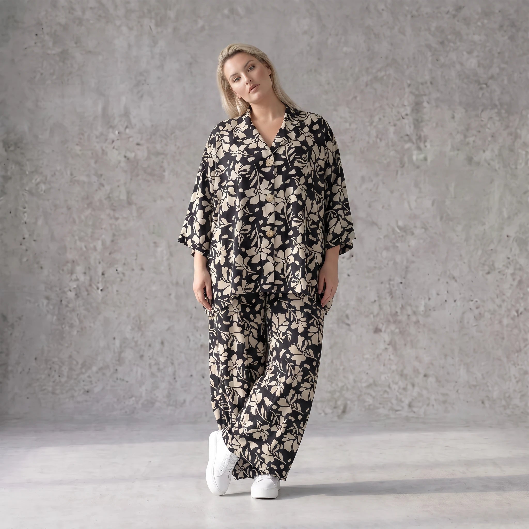 Damen Bluse Avantgarde Viskose Schwarz/Ecru, gerundet, Streifen, Knopfleiste, Oversize große Größen – AKH Fashion