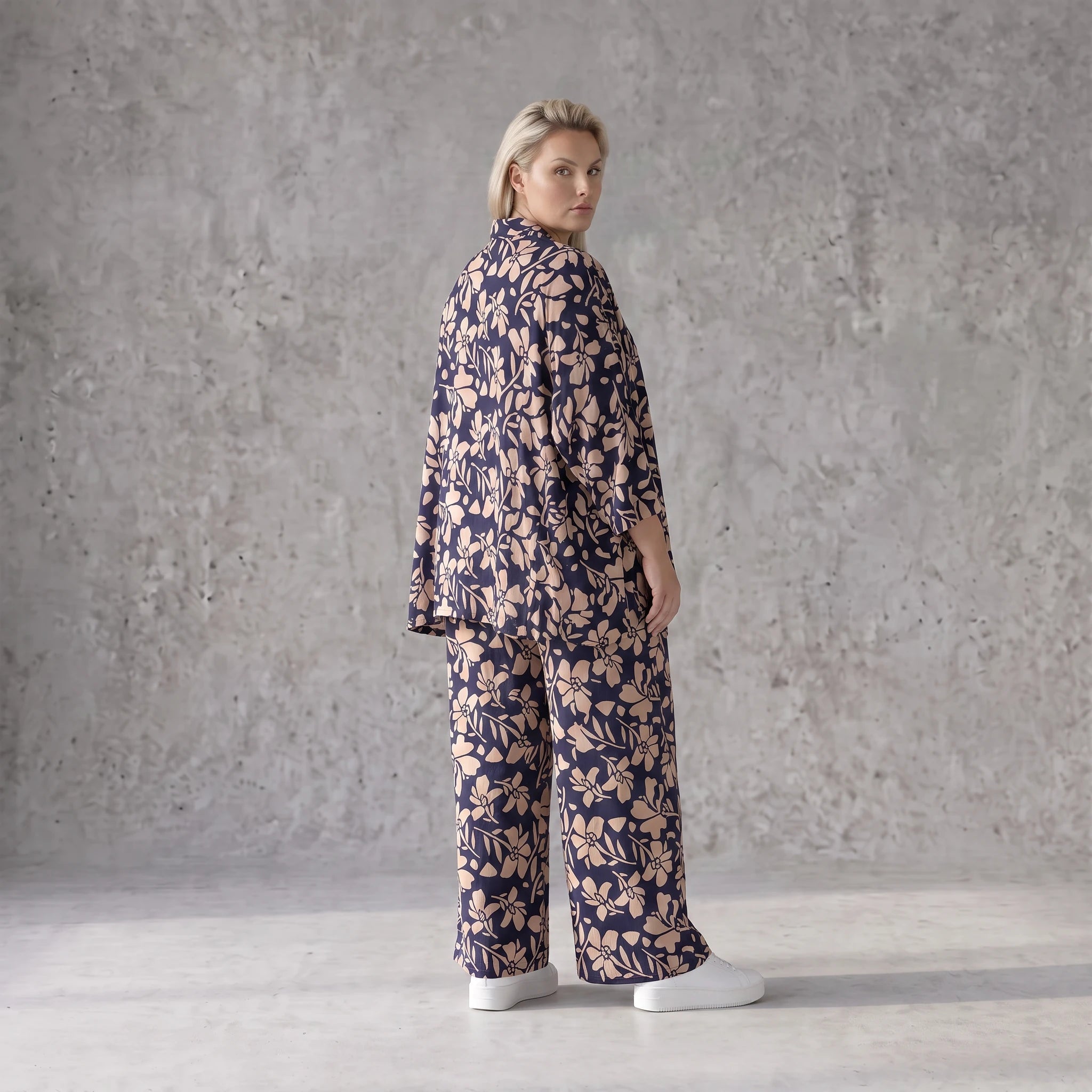 Damen Bluse Avantgarde Viskose Marine/Rose, Knopfverschluss, Oversize große Größen – AKH Fashion