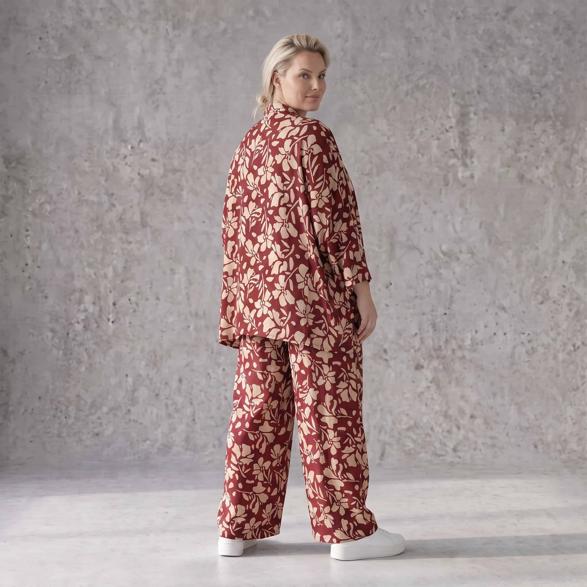 Damen Bluse Avantgarde Viskose Weinrot/Rose, fließend, angeschnitten, Knopfleiste, Oversize große Größen – AKH Fashion