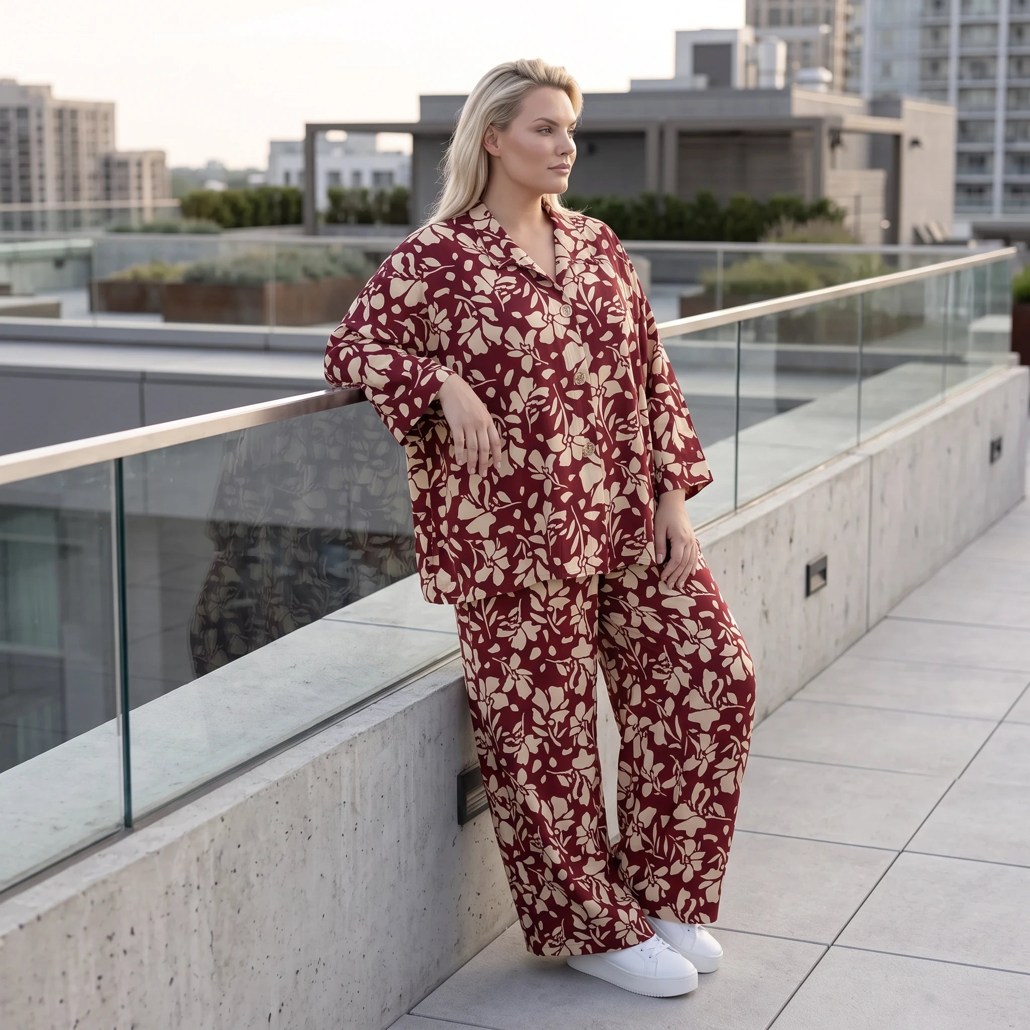 Damen Bluse Avantgarde Viskose Weinrot/Rose, fließend, angeschnitten, Knopfleiste, Oversize große Größen – AKH Fashion