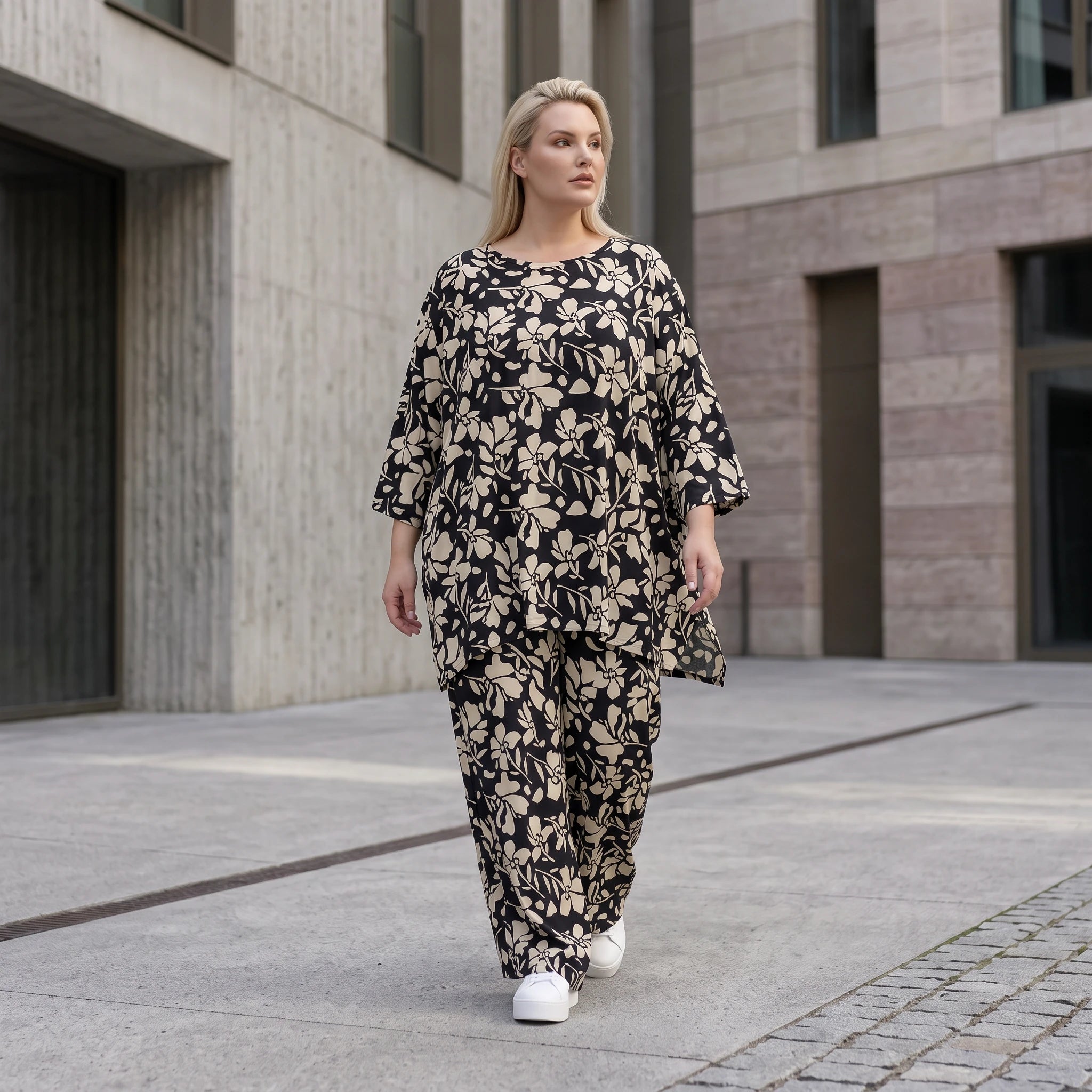 Damen Shirt Avantgarde Viskose Schwarz/Ecru, A-Linie, 3/4-Arm, Seitentaschen, Oversize große Größen – AKH Fashion