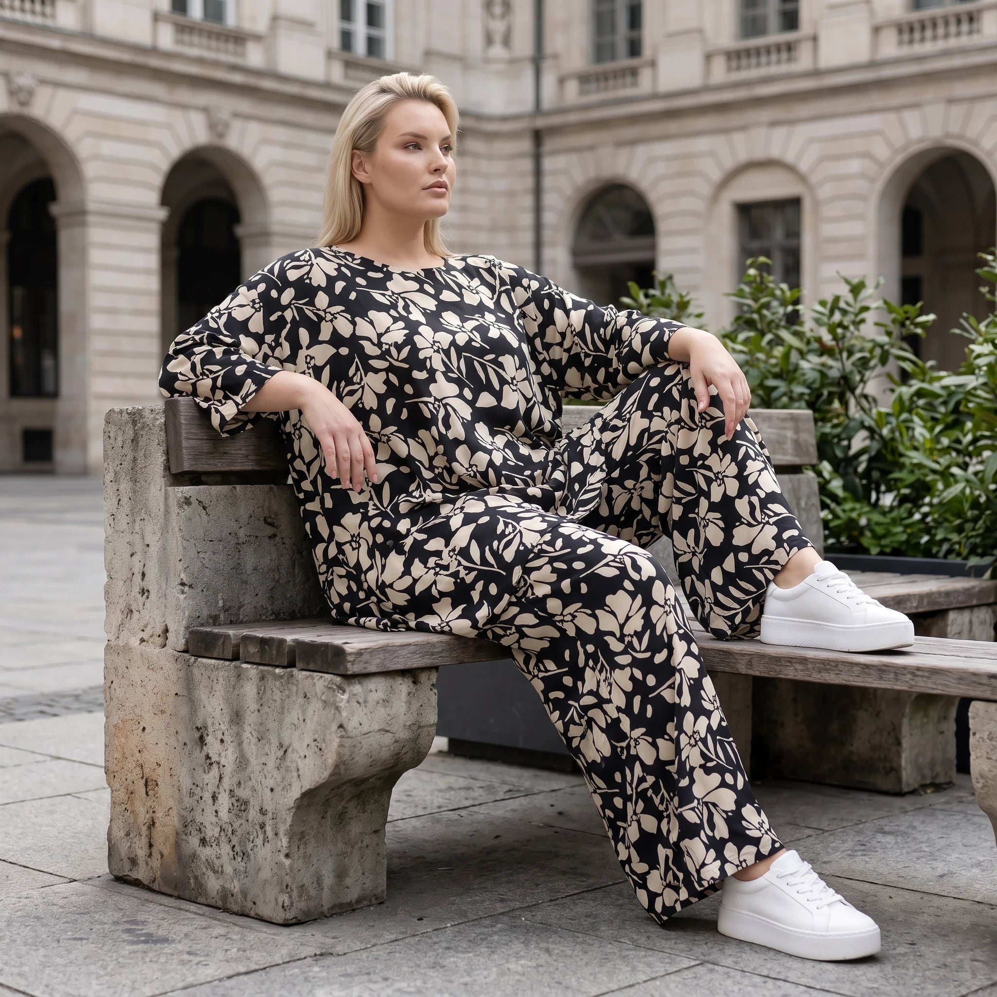 Damen Shirt Avantgarde Viskose Schwarz/Ecru, A-Linie, 3/4-Arm, Seitentaschen, Oversize große Größen – AKH Fashion