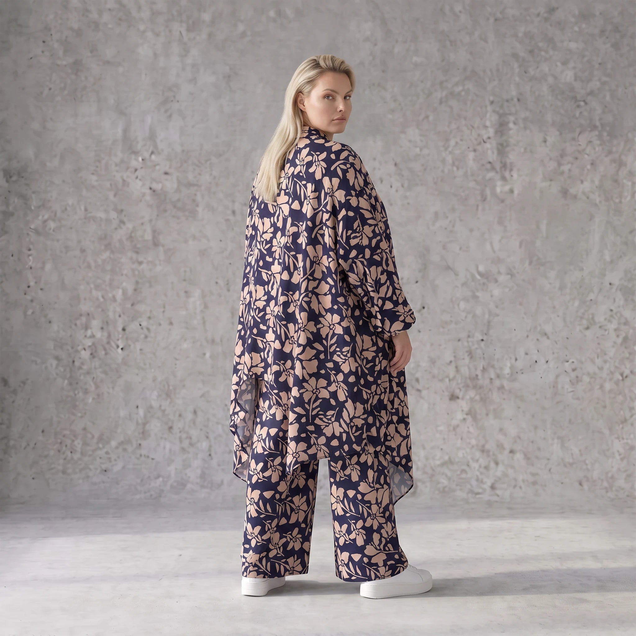 Damen Bluse Avantgarde Viskose Marine/Rose, fließend, Zipfelsaum, Oversize große Größen – AKH Fashion