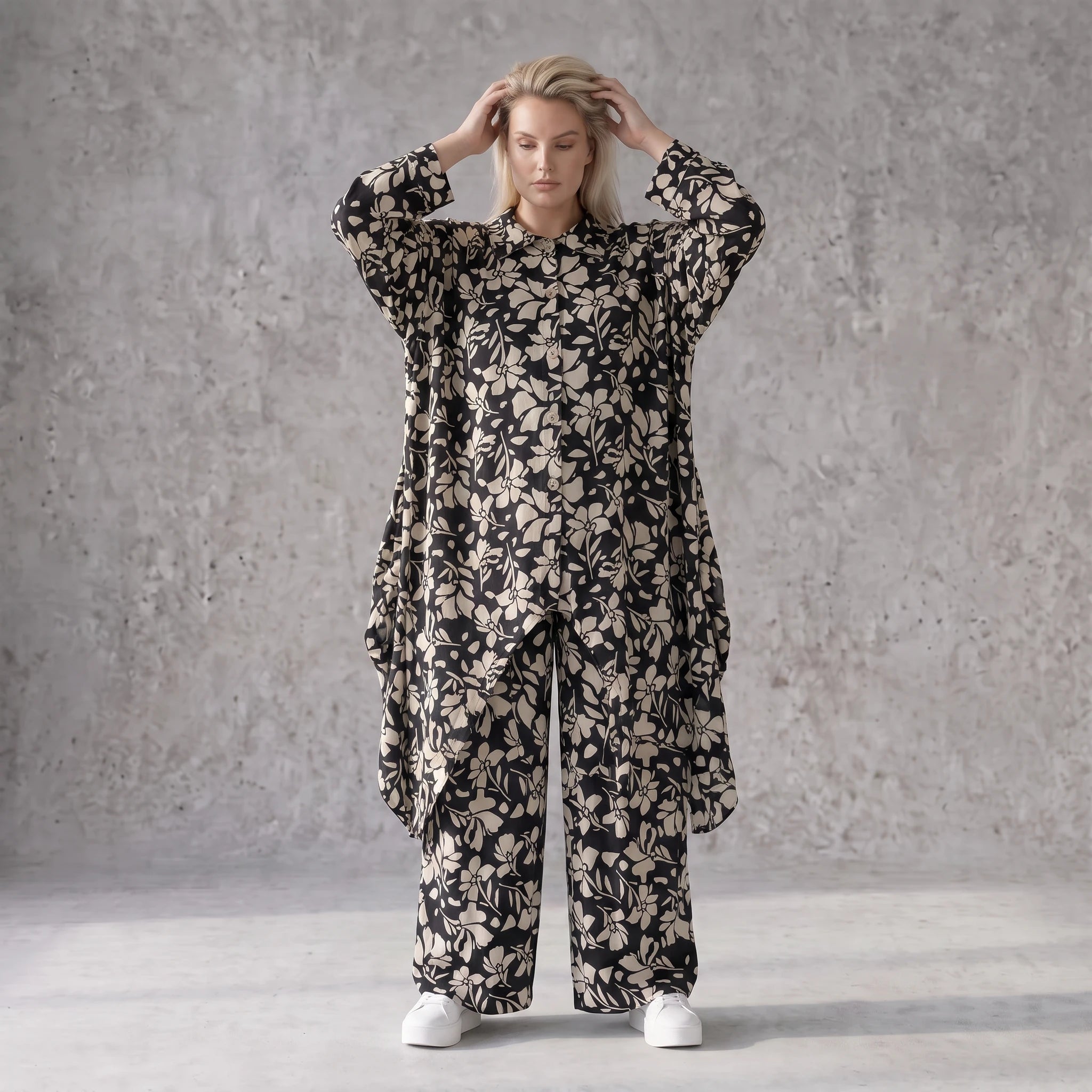 Damen Bluse Avantgarde Viskose Schwarz/Ecru, Zipfelschnitt, Hemdkragen, Oversize große Größen – AKH Fashion
