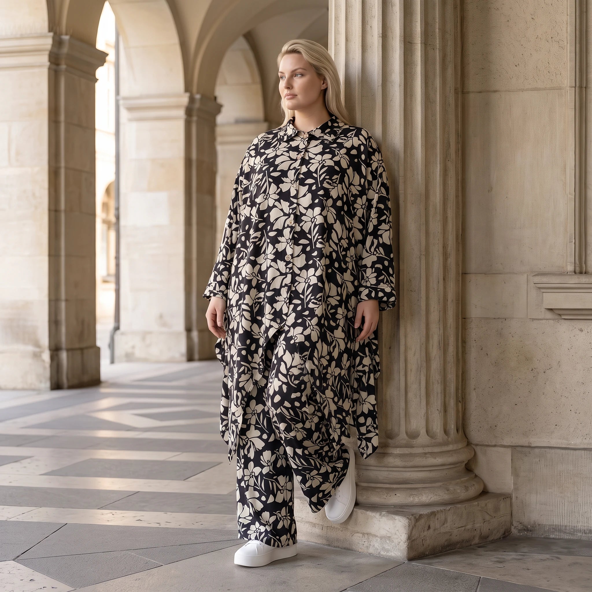 Damen Bluse Avantgarde Viskose Schwarz/Ecru, Zipfelschnitt, Hemdkragen, Oversize große Größen – AKH Fashion