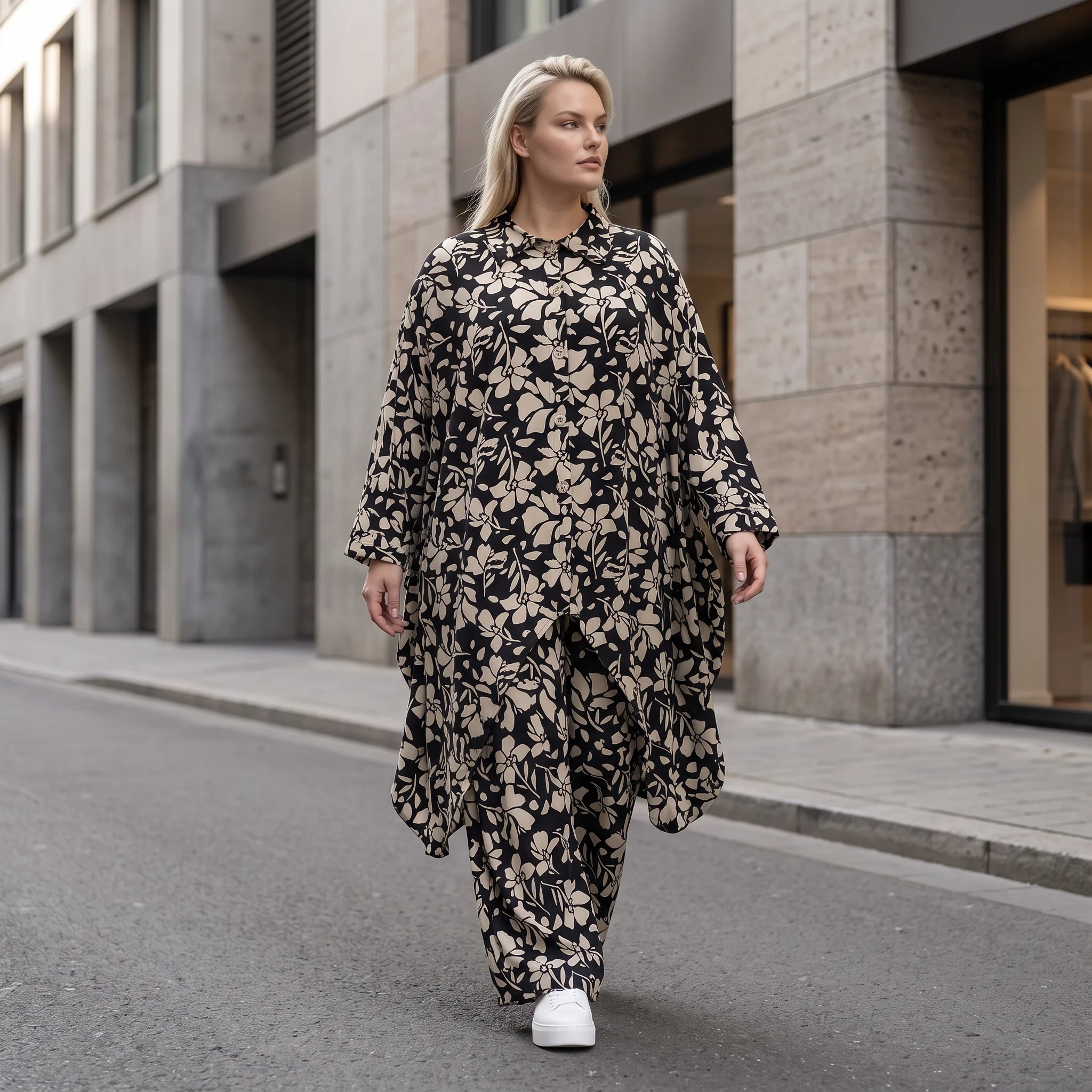 Damen Bluse Avantgarde Viskose Schwarz/Ecru, Zipfelschnitt, Hemdkragen, Oversize große Größen – AKH Fashion