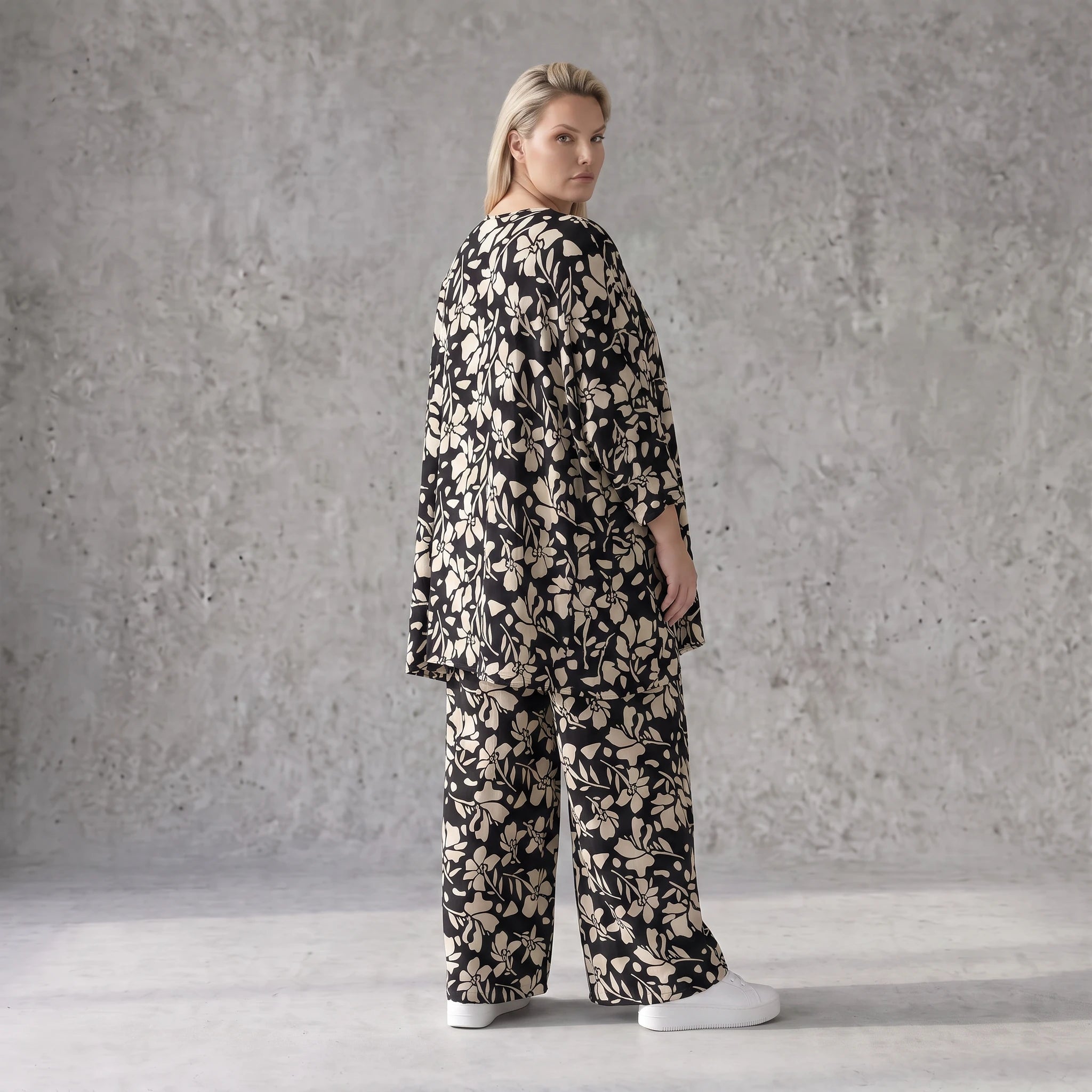 Damen Shirt Avantgarde Viskose Schwarz/Ecru, A-Linie, Oversize große Größen – AKH Fashion