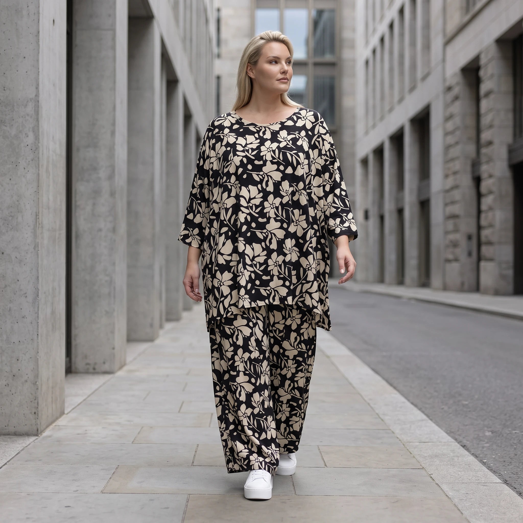 Damen Shirt Avantgarde Viskose Schwarz/Ecru, A-Linie, Oversize große Größen – AKH Fashion