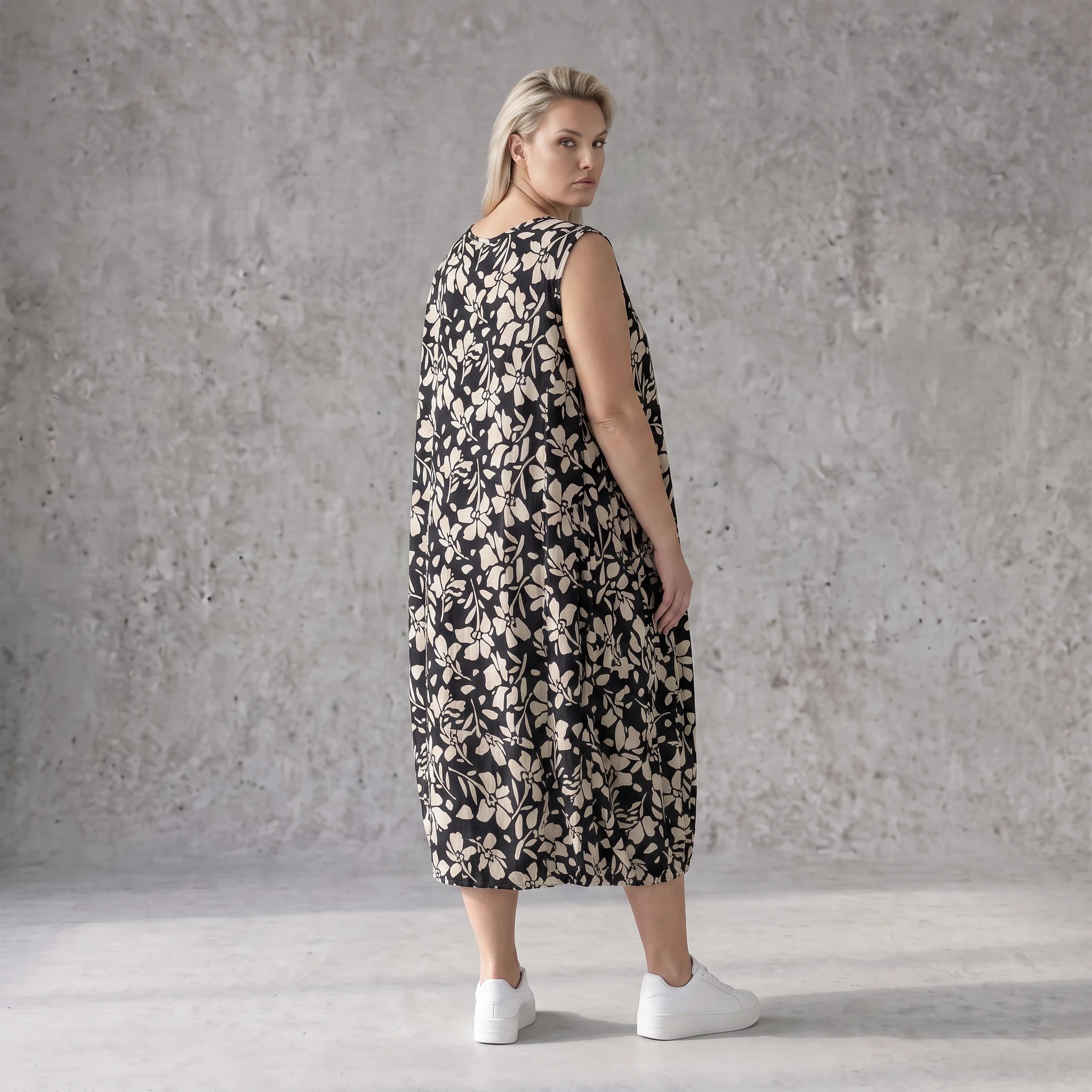 Damen Kleid Avantgarde Viskose Schwarz/Ecru, Ballonschnitt, Oversize große Größen – AKH Fashion