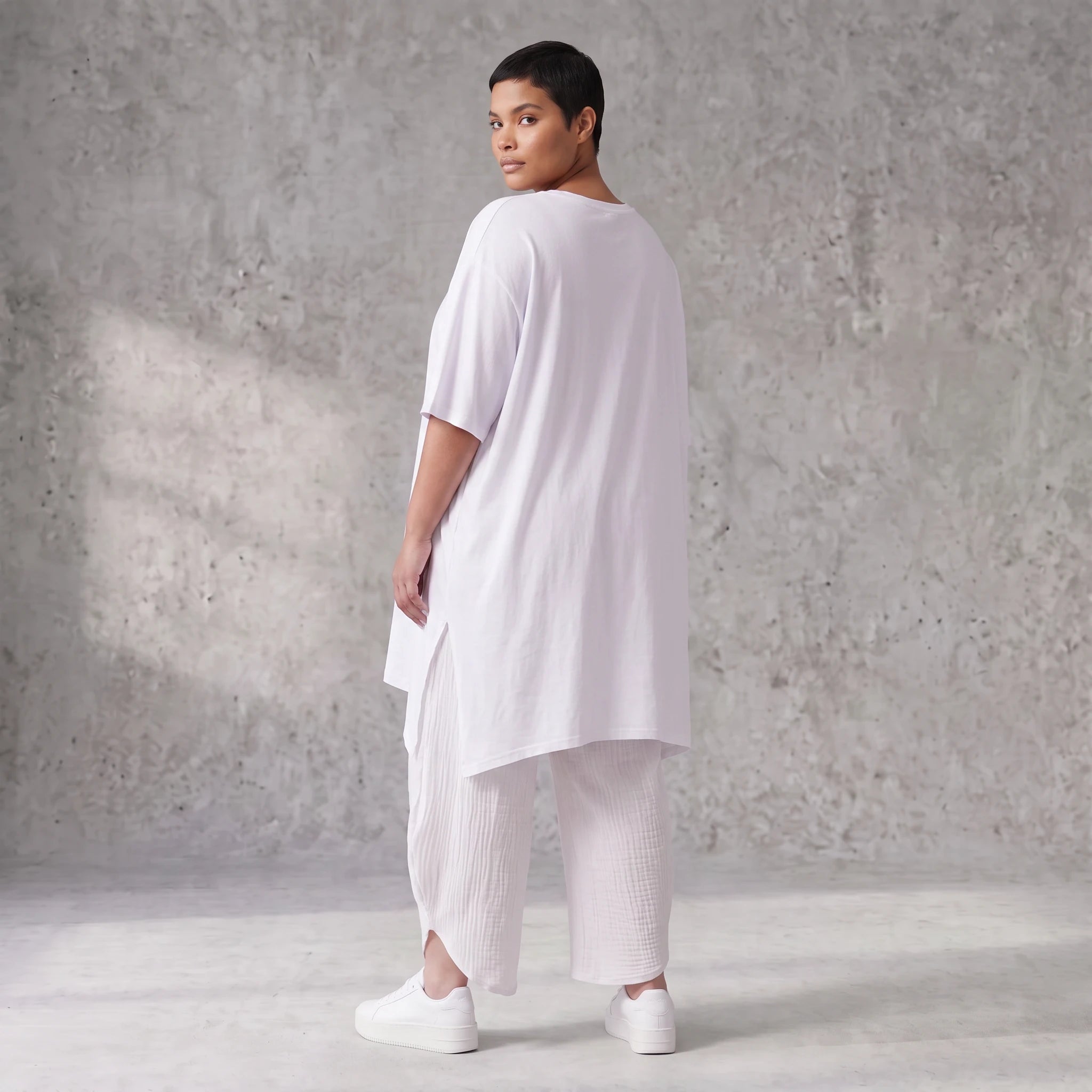 Damen Shirt Avantgarde Baumwolle Weiß, A-Linie, Schlitze, Oversize große Größen – Funky Diva