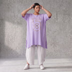 Damen Shirt Avantgarde Baumwolle Lila/Gold, A-Linie, Kurzarm, Schlitze, Oversize große Größen – Funky Diva