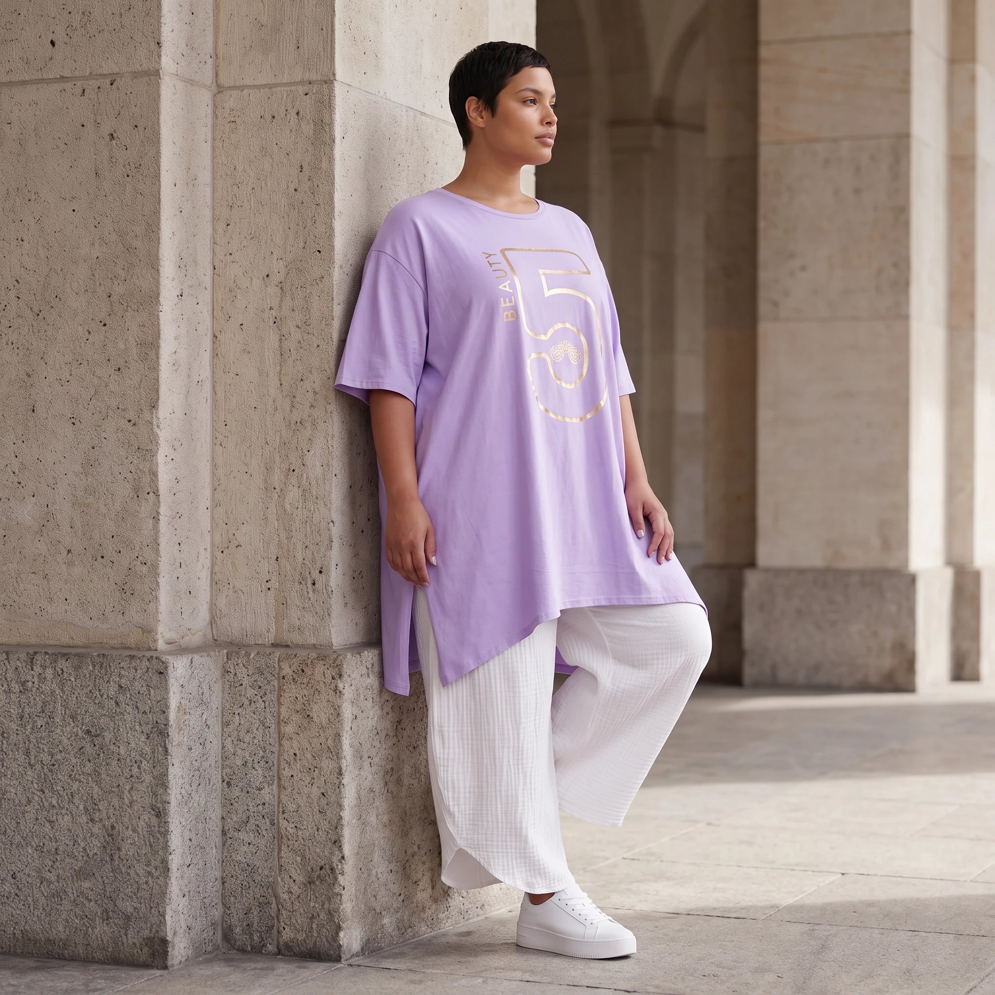Damen Shirt Avantgarde Baumwolle Lila/Gold, A-Linie, Kurzarm, Schlitze, Oversize große Größen – Funky Diva