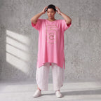 Damen Shirt Avantgarde Baumwolle Rosa/Gold, A-Linie, Kurzarm, Schlitze, Oversize große Größen – Funky Diva