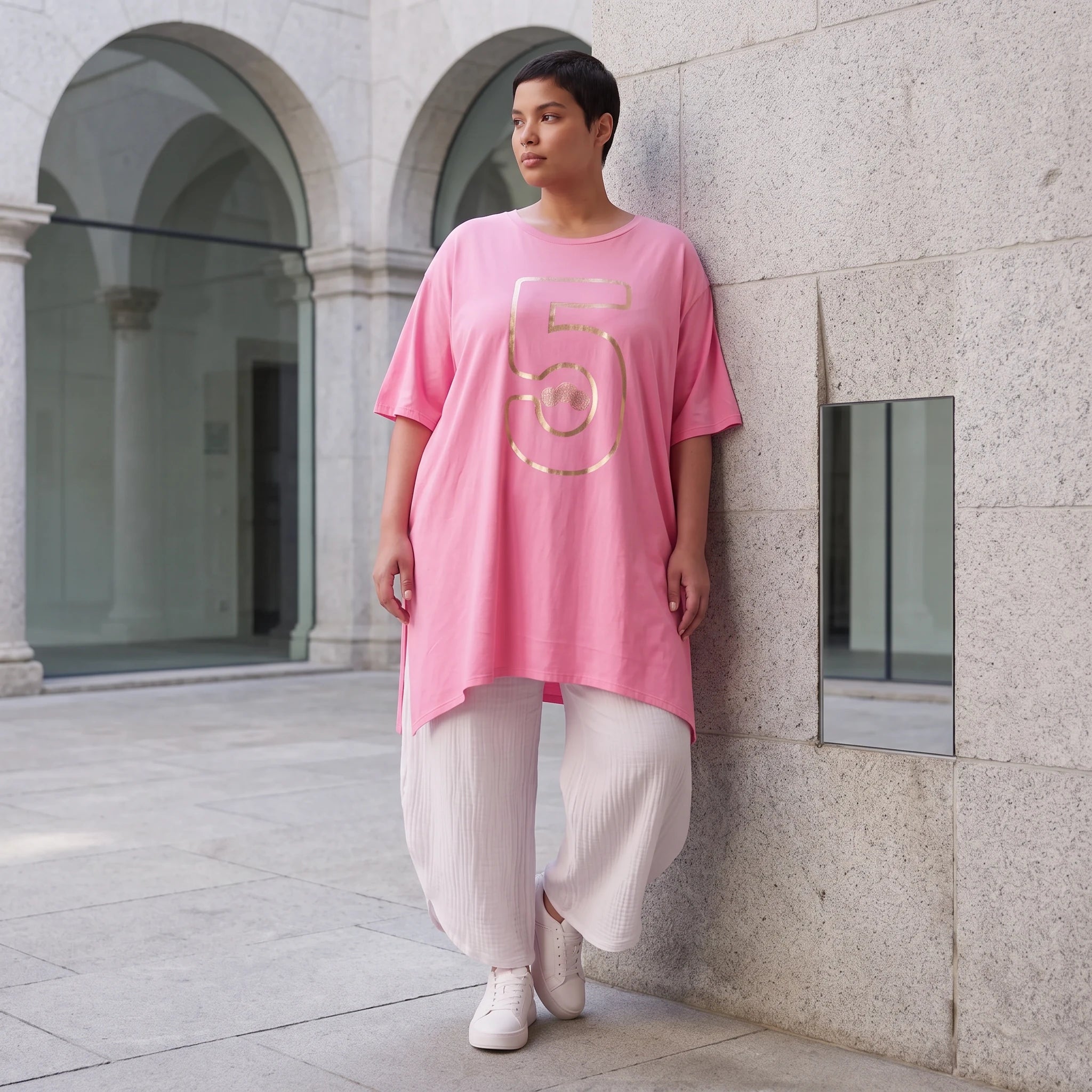 Damen Shirt Avantgarde Baumwolle Rosa/Gold, A-Linie, Kurzarm, Schlitze, Oversize große Größen – Funky Diva