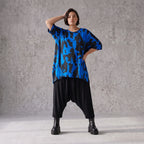 Damen Shirt Avantgarde Baumwolle Blau/Schwarz, A-Form, Kurzarm, Seitenschlitze, Oversize große Größen – Funky Diva