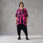Damen Shirt Avantgarde Baumwolle Pink/Schwarz, A-Form, Kurzarm, Seitenschlitze, Oversize große Größen – Funky Diva