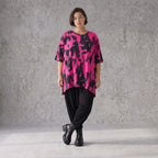Damen Shirt Avantgarde Baumwolle Pink/Schwarz, A-Form, Kurzarm, Seitenschlitze, Oversize große Größen – Funky Diva