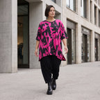 Damen Shirt Avantgarde Baumwolle Pink/Schwarz, A-Form, Kurzarm, Seitenschlitze, Oversize große Größen – Funky Diva