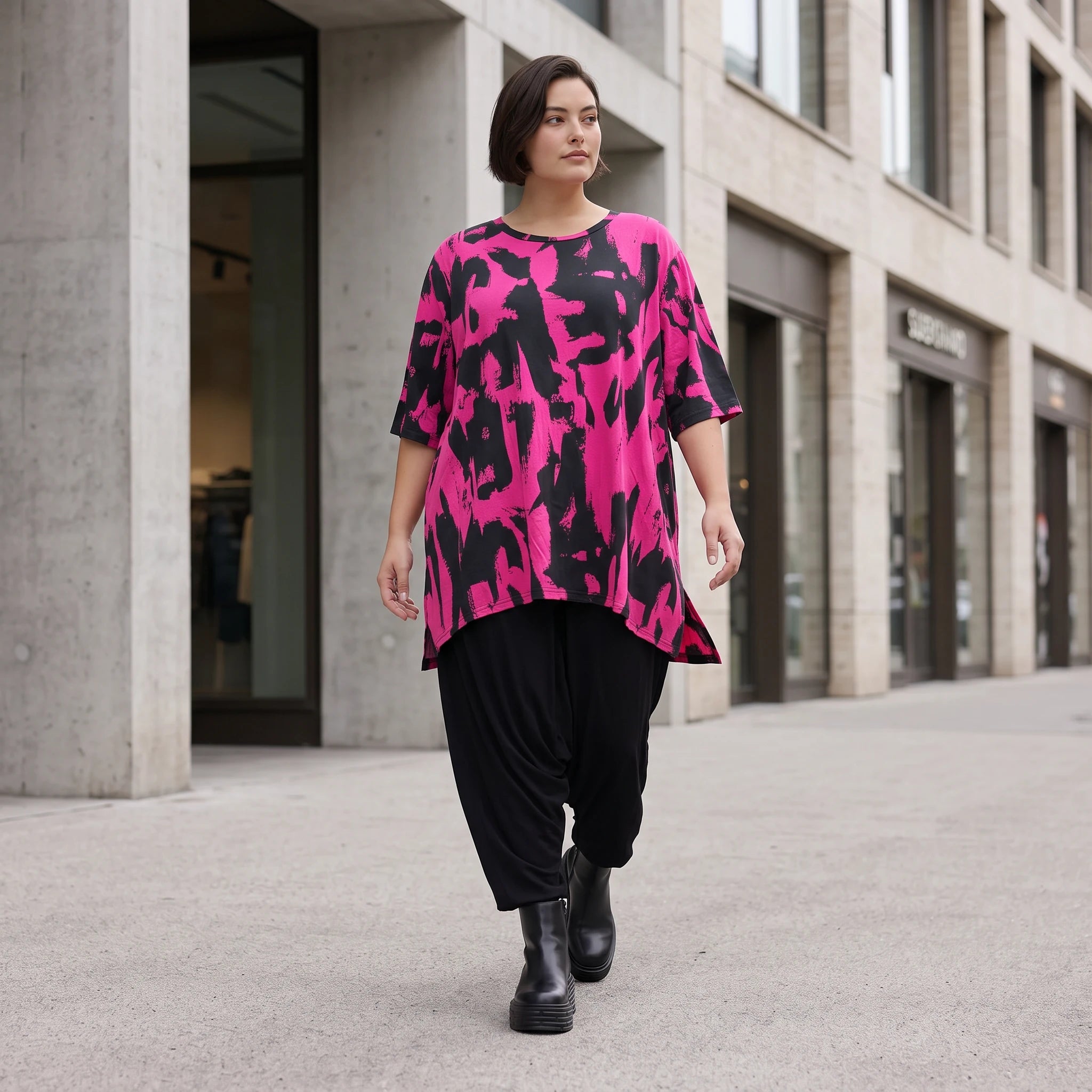 Damen Shirt Avantgarde Baumwolle Pink/Schwarz, A-Form, Kurzarm, Seitenschlitze, Oversize große Größen – Funky Diva