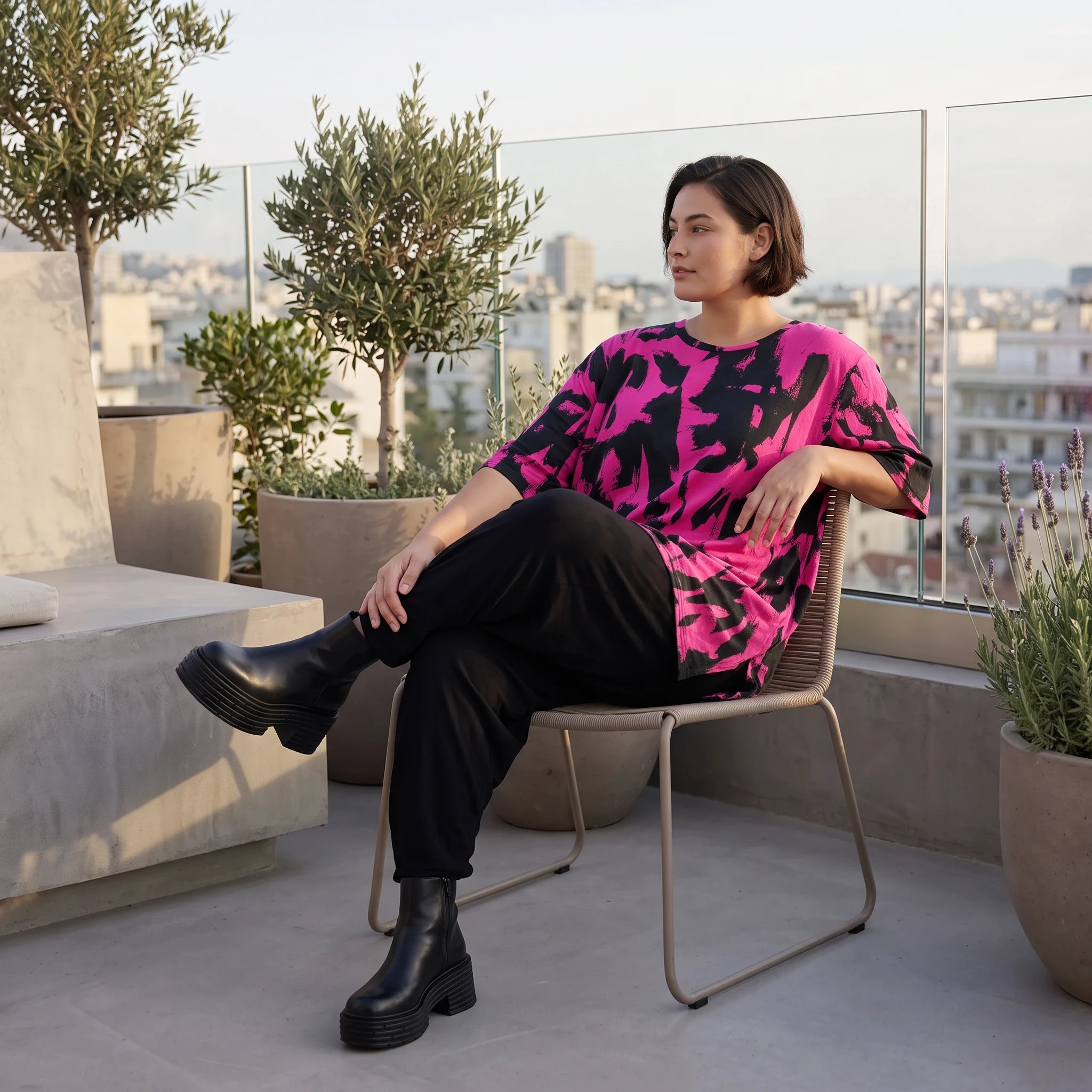 Damen Shirt Avantgarde Baumwolle Pink/Schwarz, A-Form, Kurzarm, Seitenschlitze, Oversize große Größen – Funky Diva