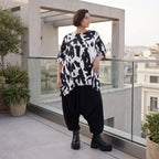 Damen Shirt Avantgarde Baumwolle Schwarz/Weiß, A-Form, Kurzarm, Seitenschlitze, Oversize große Größen – Funky Diva