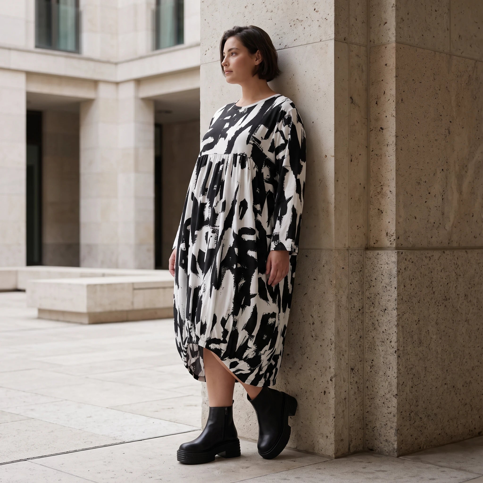 Damen Kleid Avantgarde Baumwolle Schwarz/Weiß, Ballonschnitt, Elastikbund, Oversize große Größen – Funky Diva