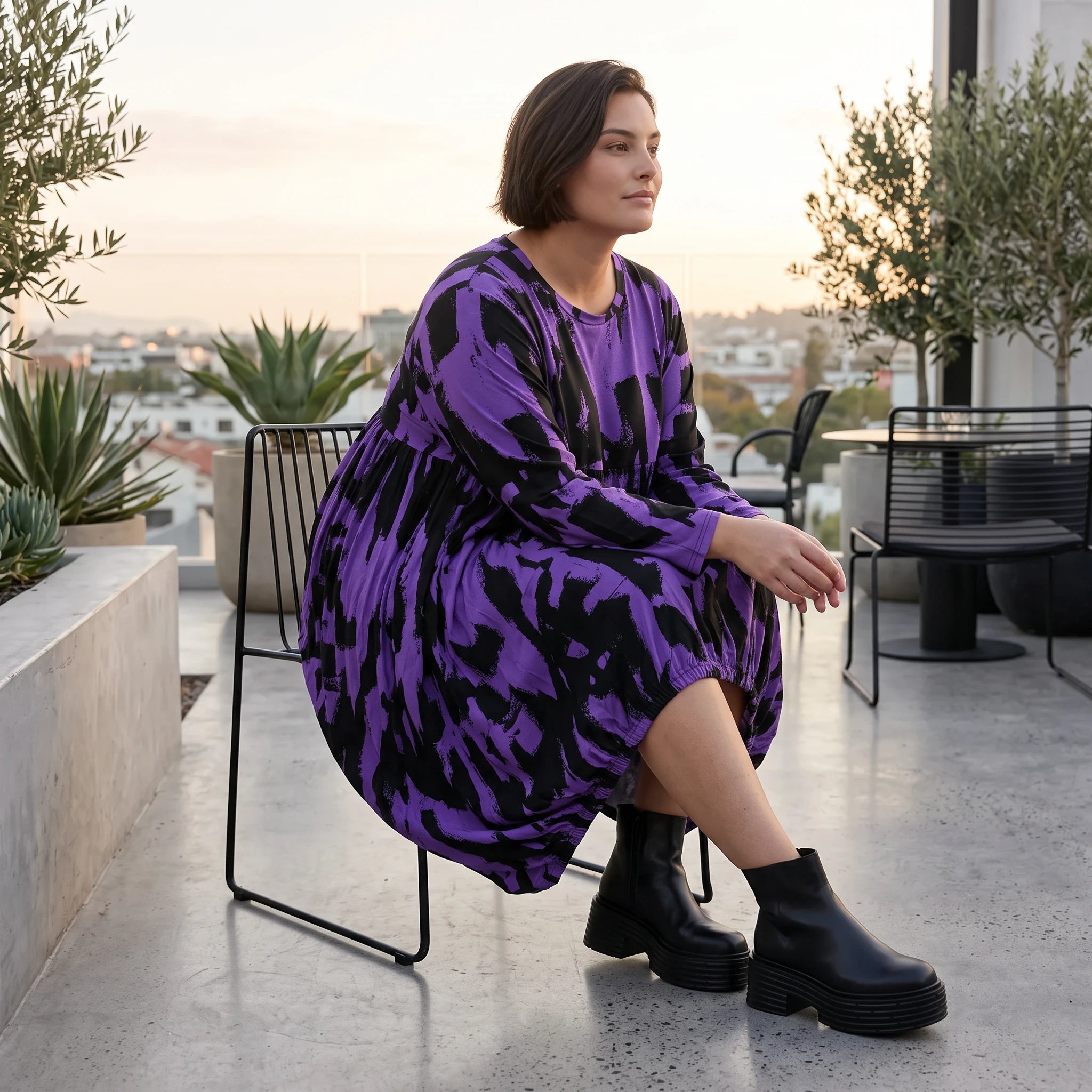 Damen Kleid Avantgarde Baumwolle Schwarz/Violett, Ballonschnitt, Langarm, Flügeltaschen, Oversize große Größen – Funky Diva