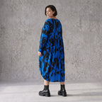 Damen Kleid Avantgarde Baumwolle Blau/Schwarz, Ballonschnitt, Flügeltaschen, Oversize große Größen – Funky Diva