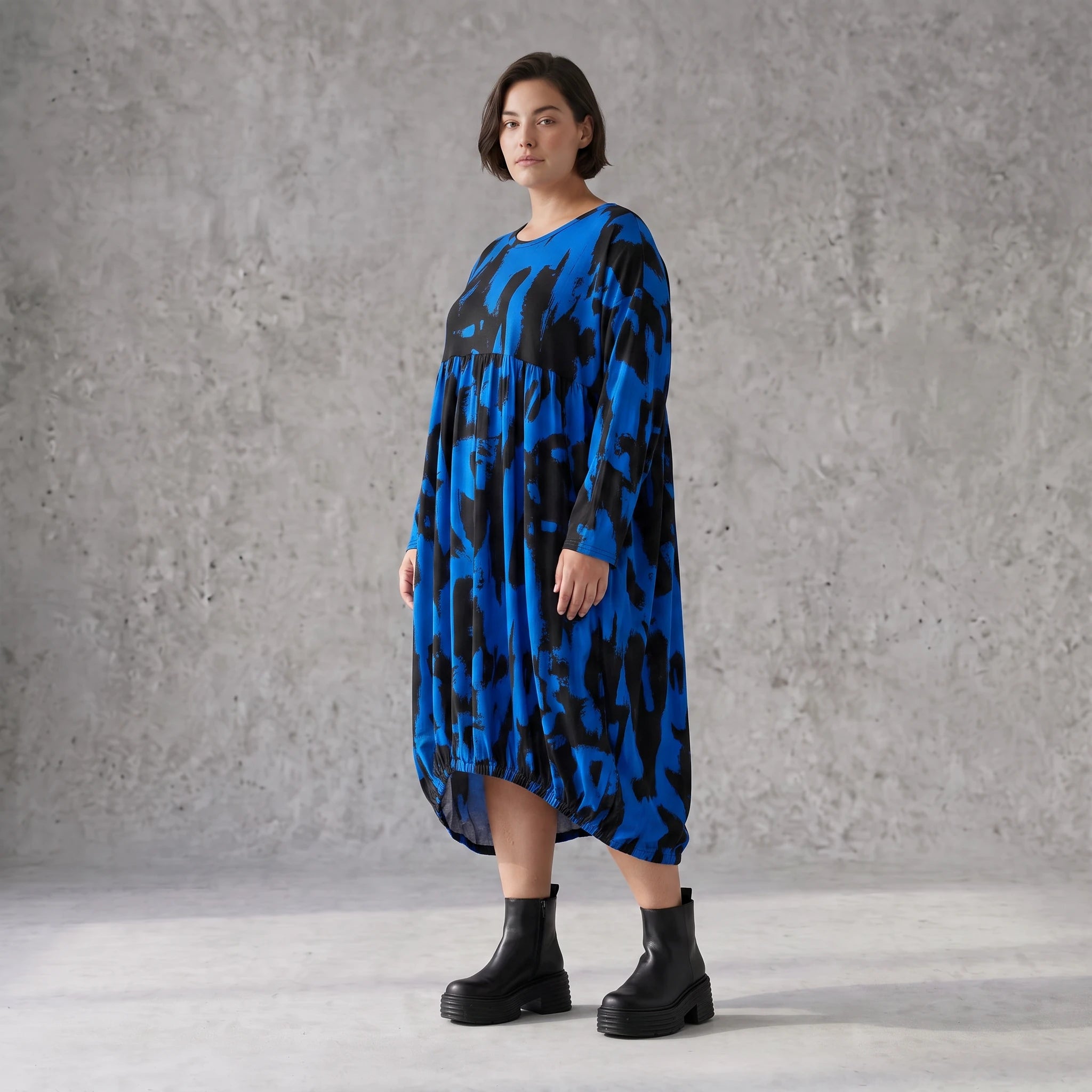 Damen Kleid Avantgarde Baumwolle Blau/Schwarz, Ballonschnitt, Flügeltaschen, Oversize große Größen – Funky Diva