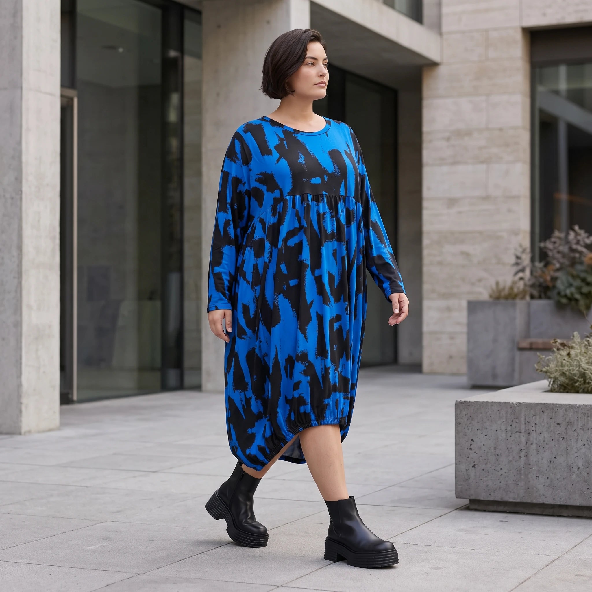 Damen Kleid Avantgarde Baumwolle Blau/Schwarz, Ballonschnitt, Flügeltaschen, Oversize große Größen – Funky Diva