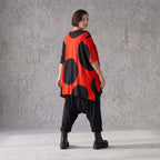 Damen Shirt Avantgarde Baumwolle Rot/Schwarz, A-Form, Punkte, Kurzarm, Seitenschlitze, Oversize große Größen – Funky Diva