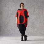 Damen Shirt Avantgarde Baumwolle Rot/Schwarz, A-Form, Punkte, Kurzarm, Seitenschlitze, Oversize große Größen – Funky Diva