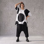 Damen Shirt Avantgarde Baumwolle Schwarz/Weiß, A-Form, Punkte, Kurzarm, Seitenschlitze, Oversize große Größen – Funky Diva