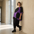 Damen Shirt Avantgarde Baumwolle Lila/Schwarz, A-Form, Kurzarm, Seitenschlitze, Oversize große Größen – Funky Diva