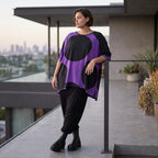 Damen Shirt Avantgarde Baumwolle Lila/Schwarz, A-Form, Kurzarm, Seitenschlitze, Oversize große Größen – Funky Diva