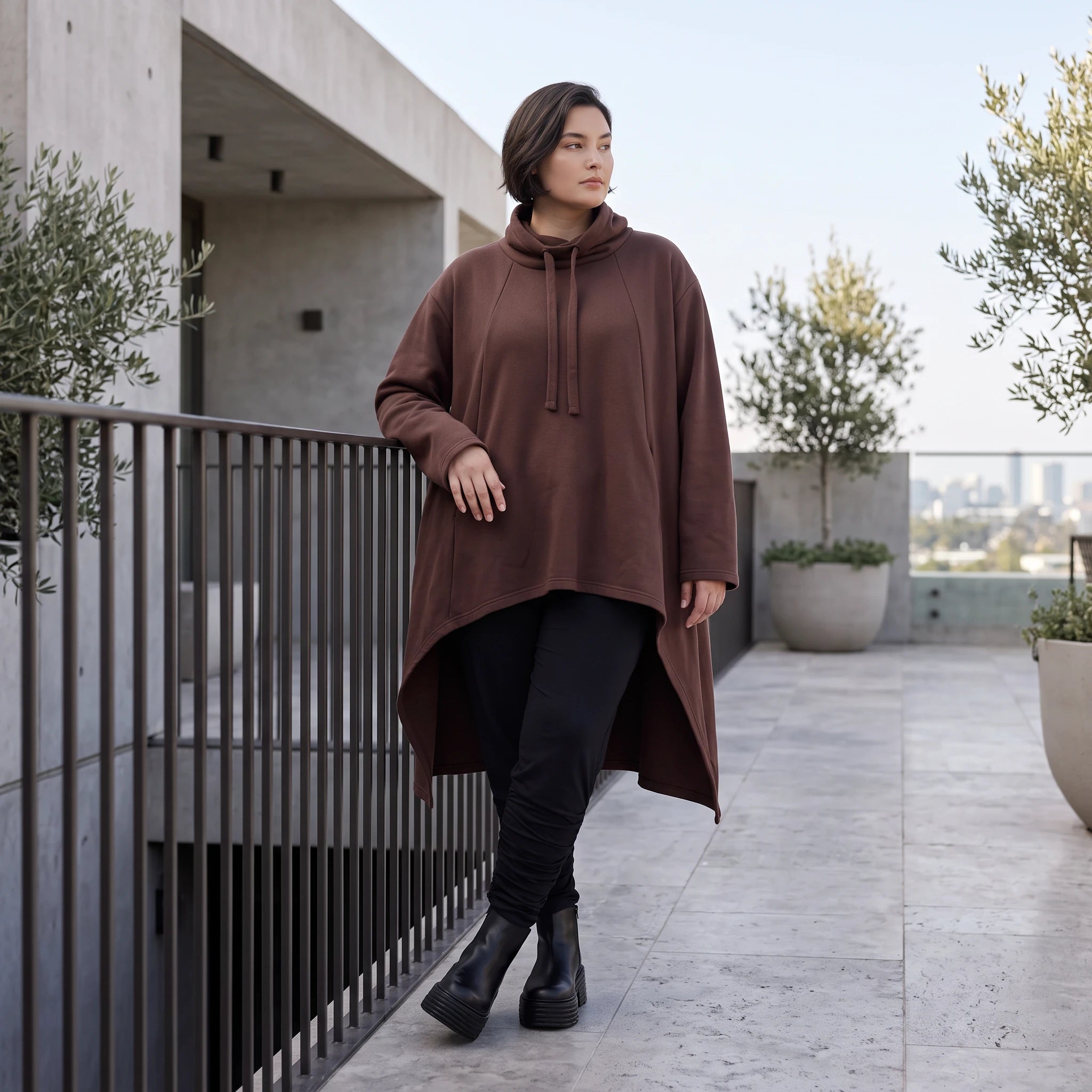 Damen Shirt Avantgarde Baumwolle Schokobraun, Vokuhila, Langarm, Kapuze, Oversize große Größen – Rafay