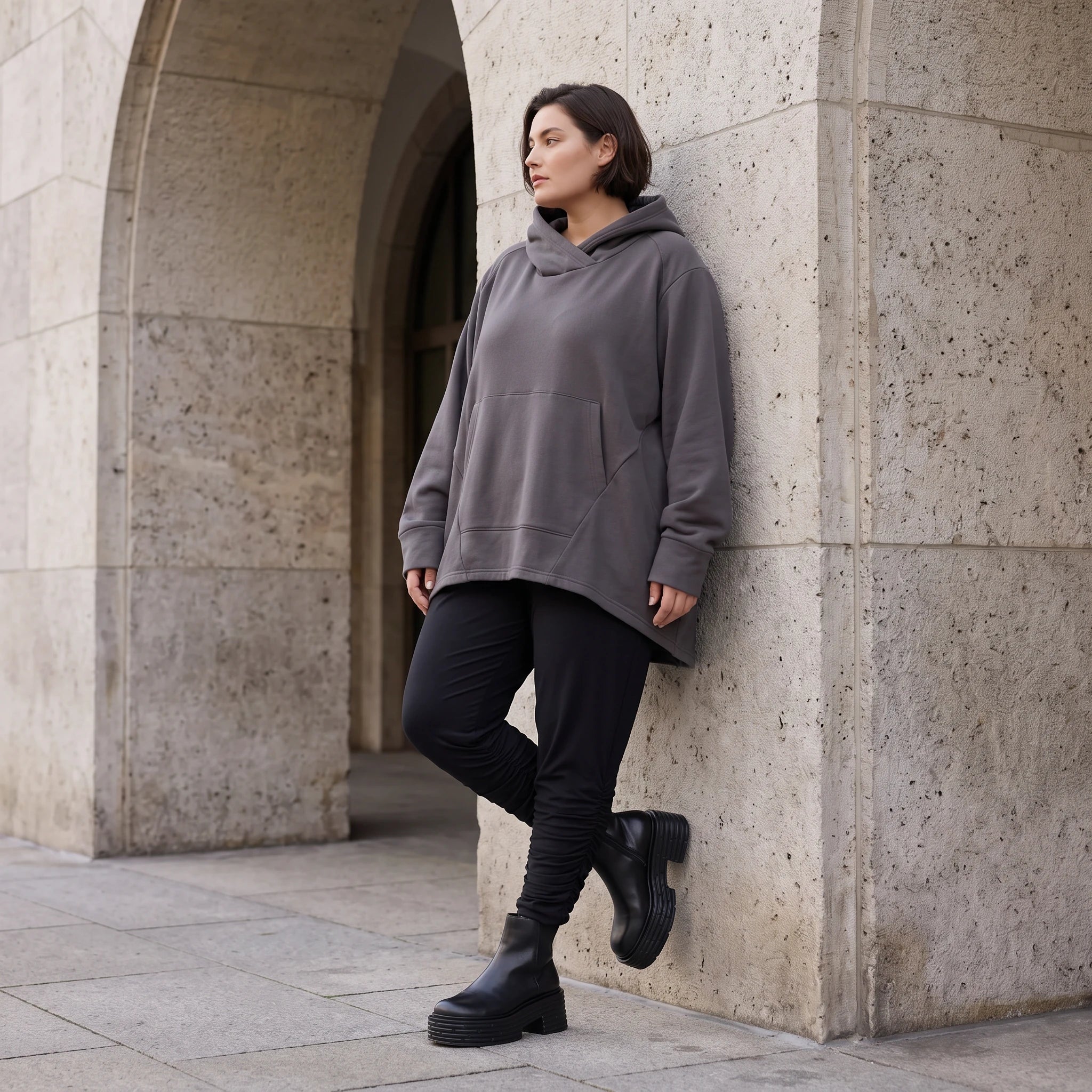 Damen Hoody Avantgarde Baumwolle Dunkelgrau, gerundeter Schnitt, Kapuze, Oversize große Größen – Rafay