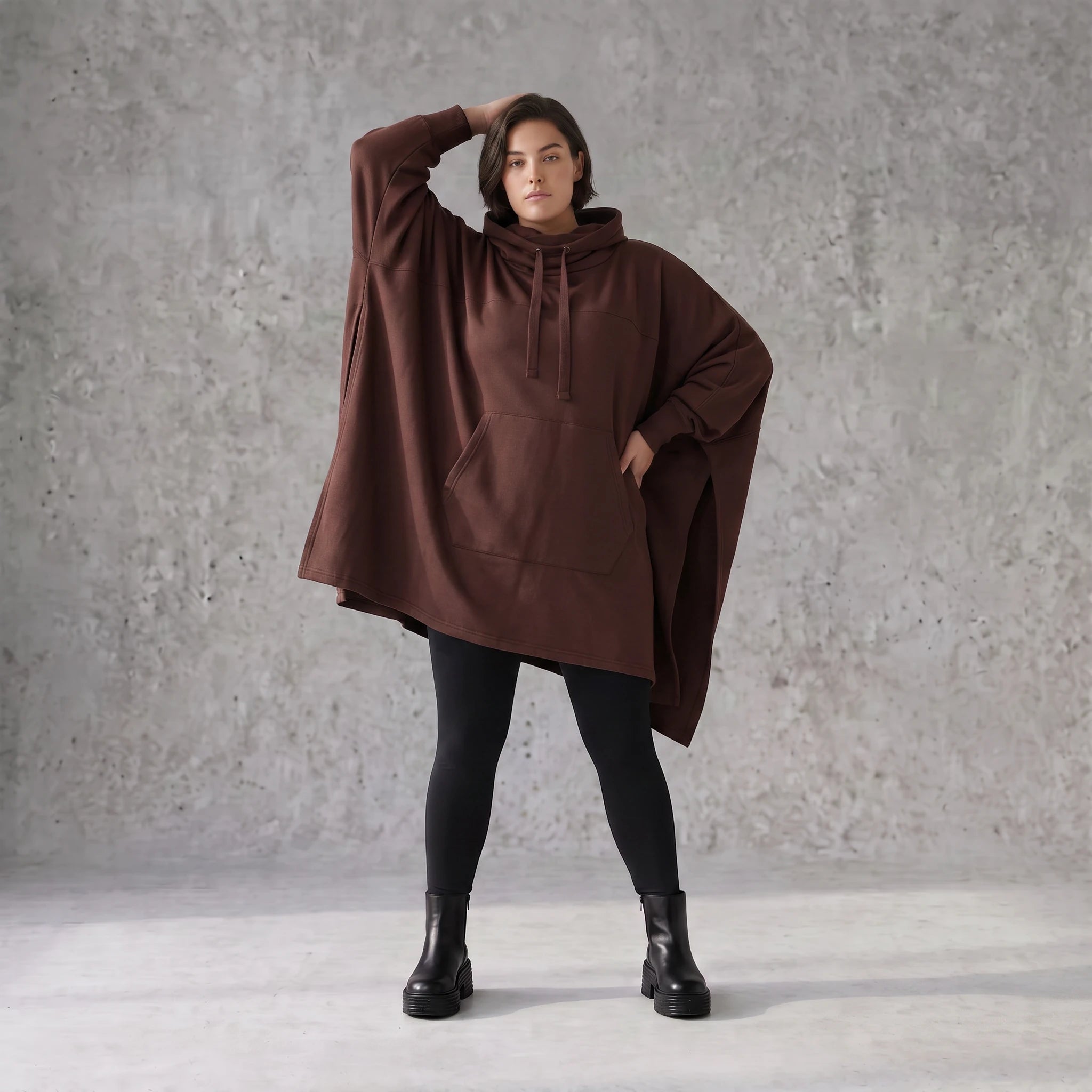 Damen Poncho Avantgarde Baumwolle Schokobraun, kastiger Schnitt, Kapuze, Oversize große Größen – Rafay