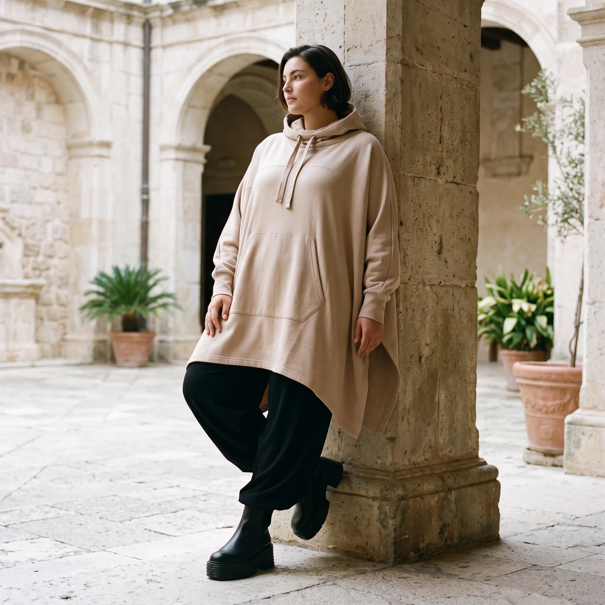 Damen Poncho Avantgarde Baumwolle Sand, kastiger Schnitt, Kapuze, Oversize große Größen – Rafay