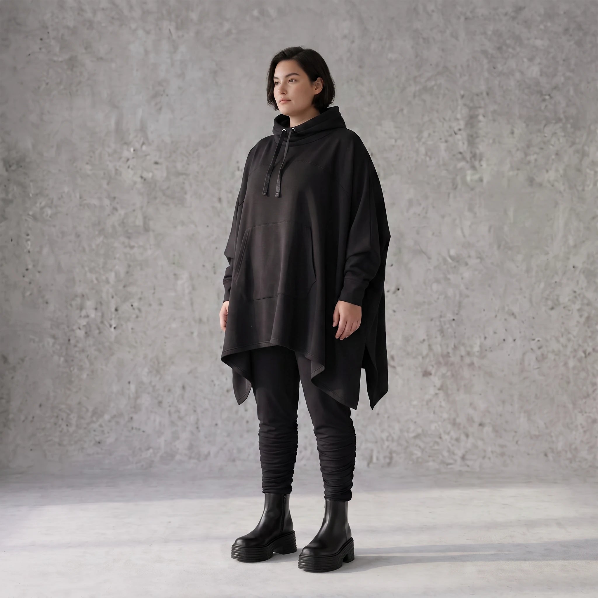 Damen Poncho Avantgarde Baumwolle Schwarz, kastiger Schnitt, Kapuze, Oversize große Größen – Rafay