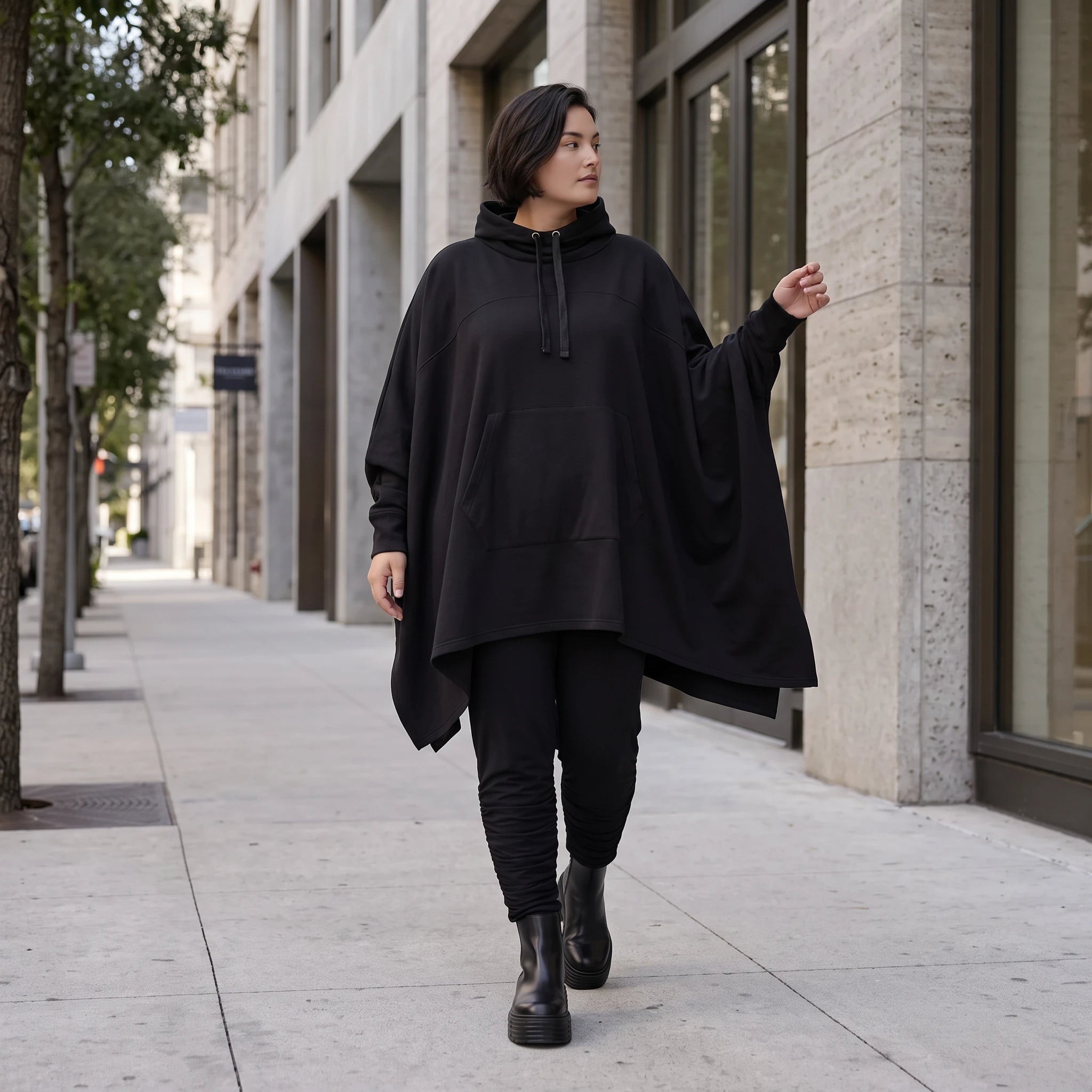 Damen Poncho Avantgarde Baumwolle Schwarz, kastiger Schnitt, Kapuze, Oversize große Größen – Rafay