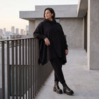 Damen Poncho Avantgarde Baumwolle Schwarz, kastiger Schnitt, Kapuze, Oversize große Größen – Rafay